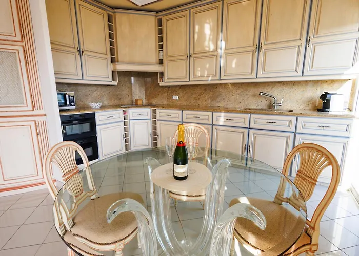 Rooftop Vue Apartment